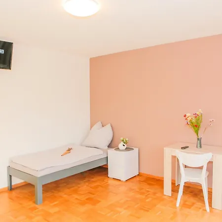 Apartment 2-zimmer-wohnung 77 *